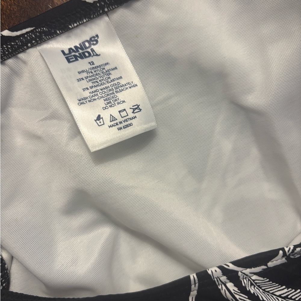 Lands End UPF 50;Floral Black and White Tankini Top sz-12 NWT - Picture 7 of 7
